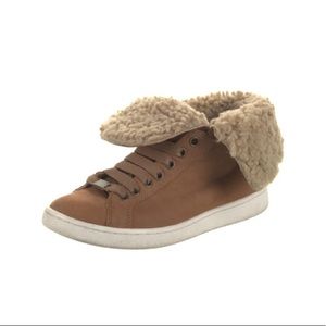 UGG suede sneakers 7M excellent condition